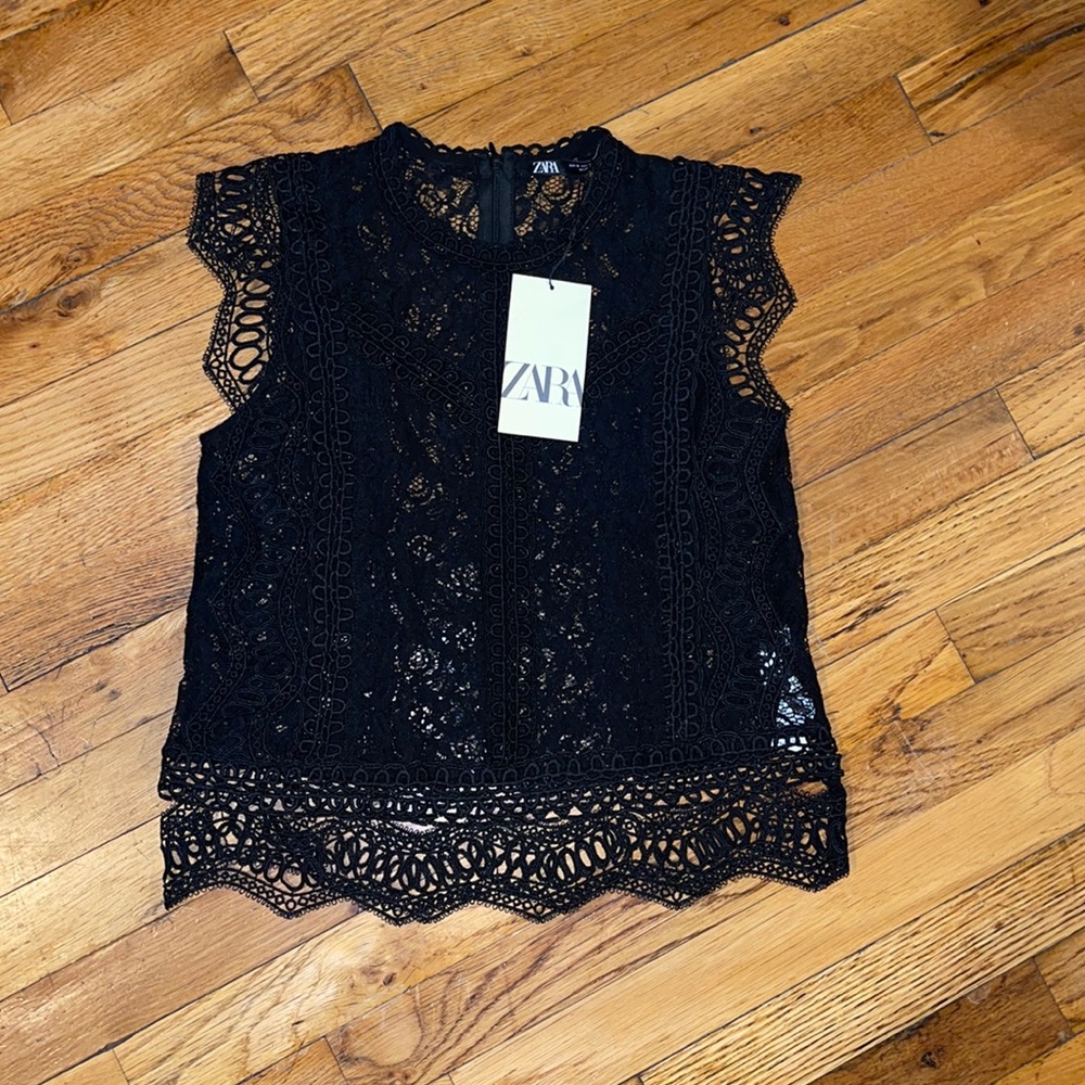 SOLD ….LACE ZARA TOP